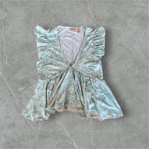 Willow & Root Floral Deep V-Neck Top